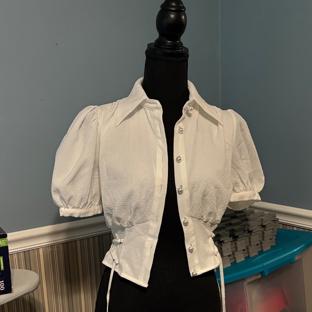 SHEIN White Puff Sleeve Button-Front Crop Blouse